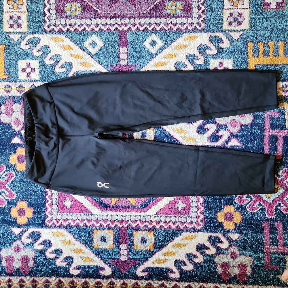 On 7/8 reflective tights